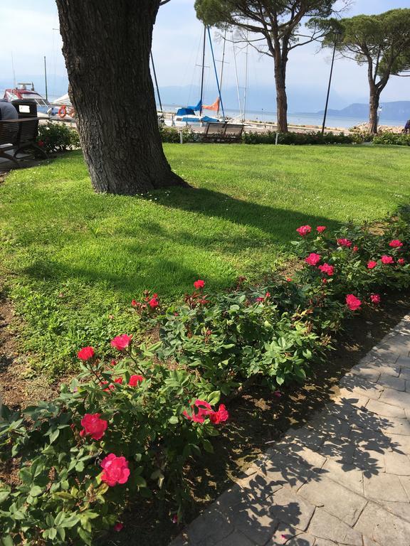 Appartamento Vacanze "Holidayhomelartista" Lazise Exterior foto